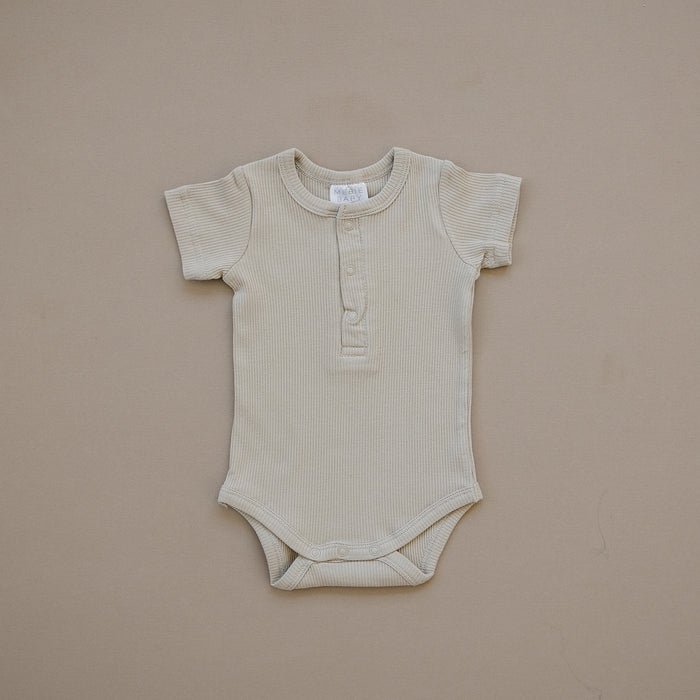 Organic Ribbed Snap Bodysuit- Oatmeal– Alabaster Baby